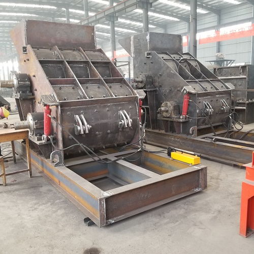 無篩底濕料粉碎機(jī) 雙轉(zhuǎn)子石料制砂機(jī) 行唐縣雙級破碎機(jī)